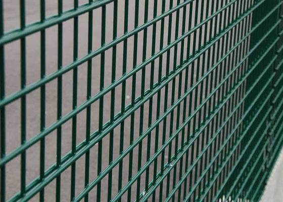 3000mm επιτροπής PVC φρακτών καλωδίων μετάλλων καλωδίων περιφράζοντας που ντύνεται διπλό