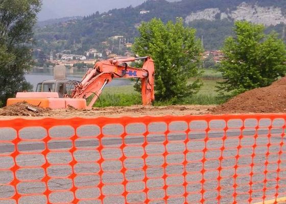 Πορτοκαλής βαρέων καθηκόντων ανεμοφράχτης που πιάνει την περίφραξη πλέγματος ανεμοφραχτών 30m 50m