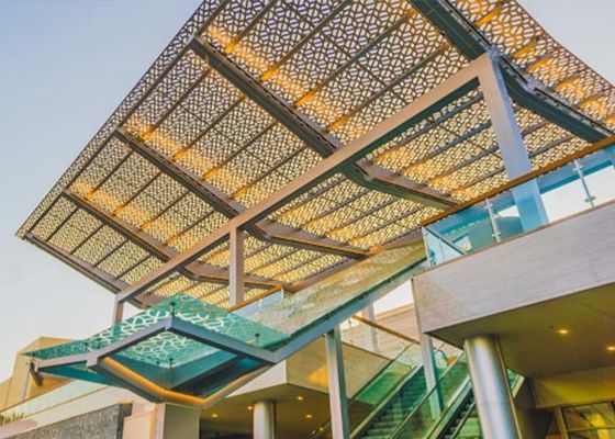 Διατρυπημένες Sunshade μετάλλων επιτροπές αισθητικά και αερισμένος για το αρχιτεκτονικό σύστημα ελέγχου ήλιων