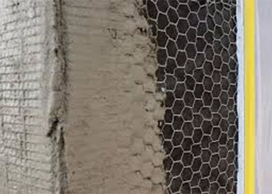 Εξάγωνη συρμάτινη πλέξη ως πλέγμα σοβά για ενίσχυση στέγης και τοίχου